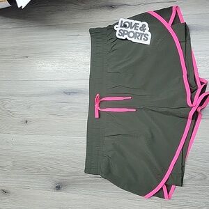 LOVE &SPORTS SHORTS.
